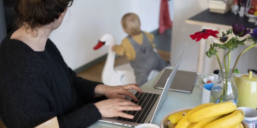 Mutter erufstätig