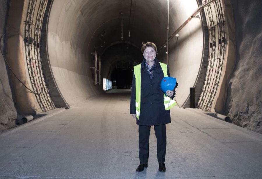 Viola Amherd, damals Nationalrätin (Mitte/VS) und Geschäftsleiterin des Lötschberg-Komitees, posiert während einer Medienkonferenz zum Ausbau des Lötschberg-Tunnels, November 2018.