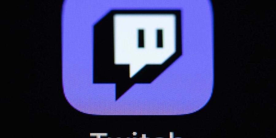 Das Icon des Videosstreaming-Dienstes Twitch auf einem iPhone.