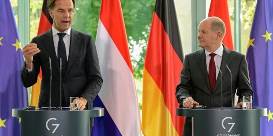 Scholz (r.) und Rutte in Berlin