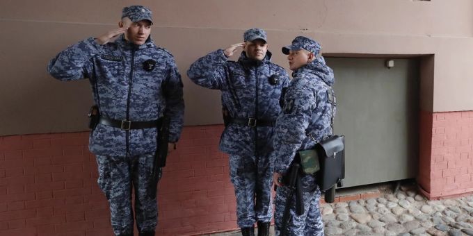 Russische Truppen sollen Staudämme beschossen haben. Ukraine-Krieg russische Truppen