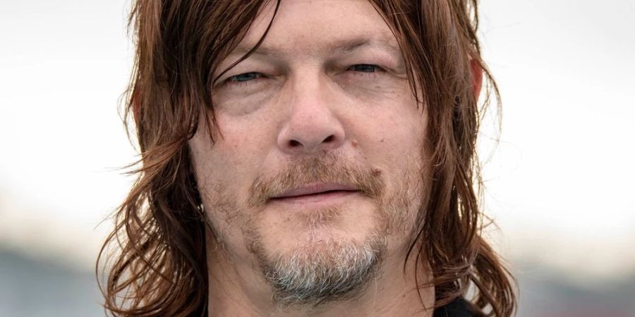 Norman Reedus wird als Daryl Dixon auch weiterhin gegen Zombies kämpfen.