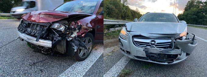 An den Fahrzeugen entstand ein Totalschaden An den Fahrzeugen entstand ein Totalschaden