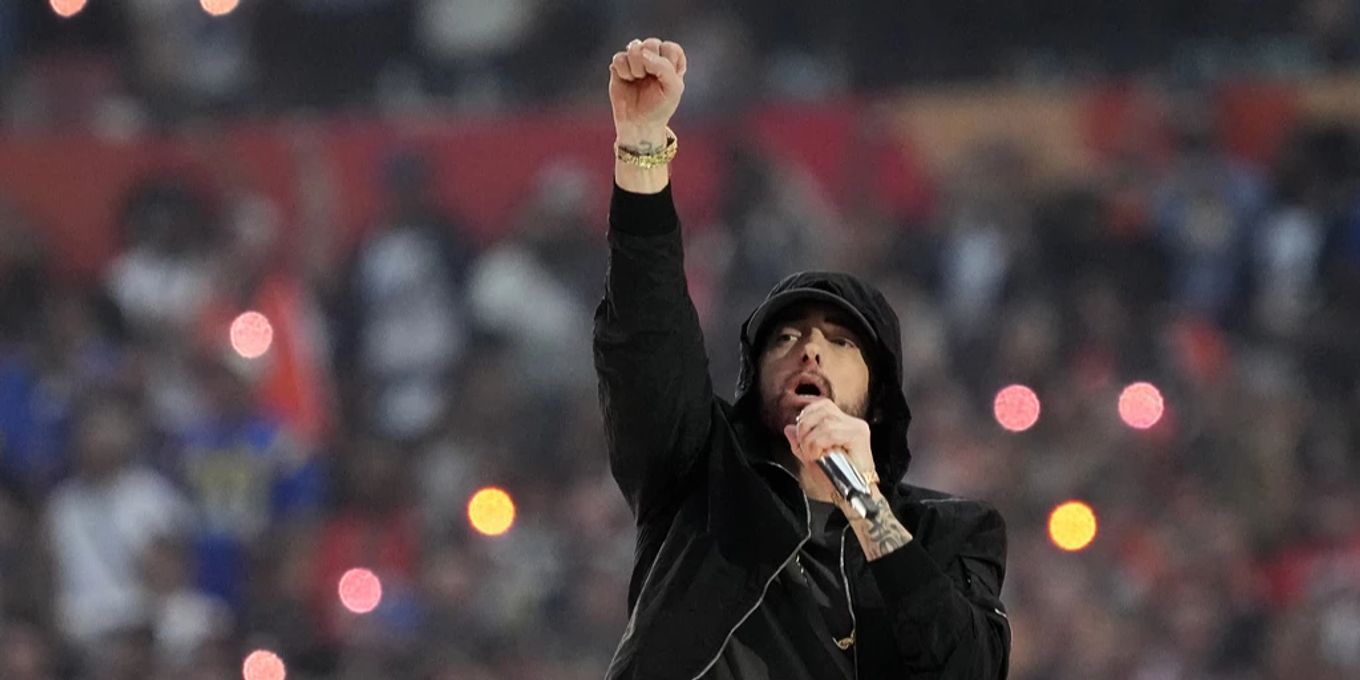 Eminem geht in die Knie und ehrt Colin Kaepernick