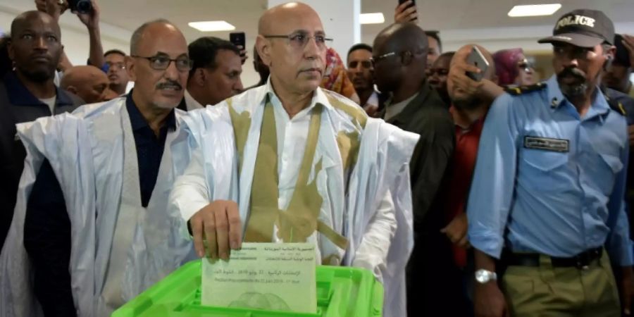 Mohamed Ould Ghazouani in seinem Wahllokal in Nouakchott