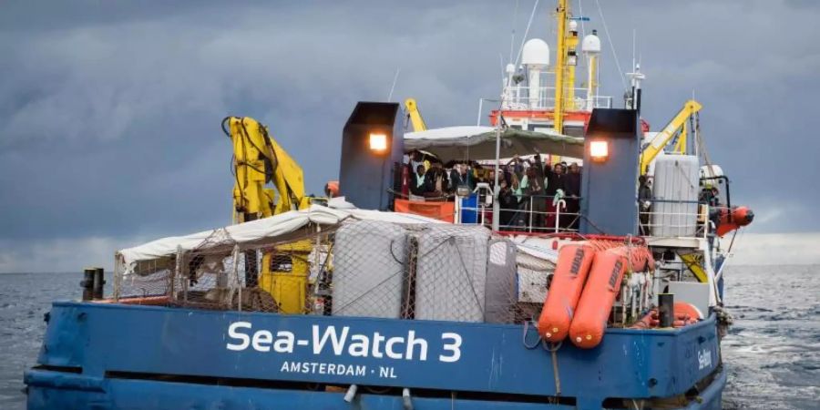 Das Schiff der deutschen Hilfsorganisation Sea-Watch hatte die Migranten am 12. Juni an Bord genommen. Foto: Chris Grodotzki/Sea-Watch.org/Archiv