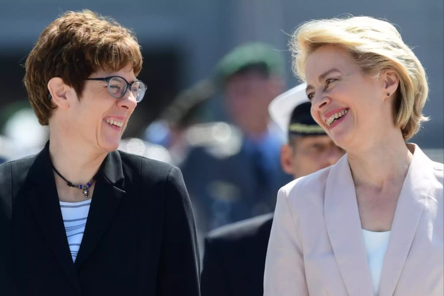 Kramp-Karrenbauer von der Leyen