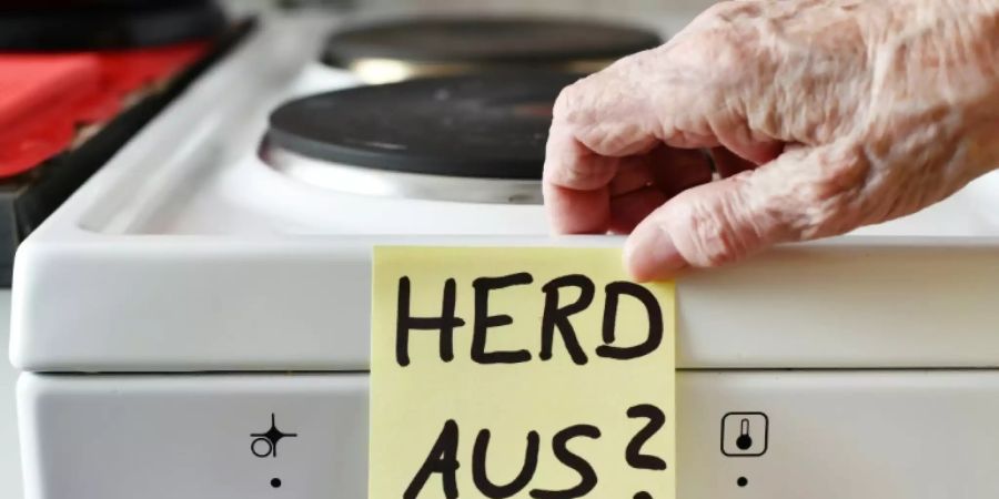 Zettel mit dem Hinweis «Herd aus?»