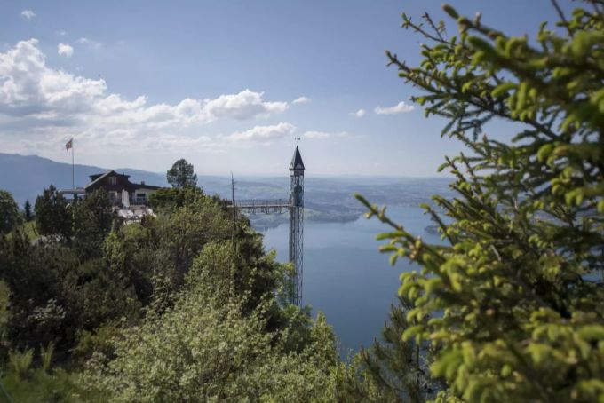 Der Hammetschwandlift am Bürgenstock über dem Vierwaldstättersee ist der höchste Aussenlift Europas. Hammetschwand