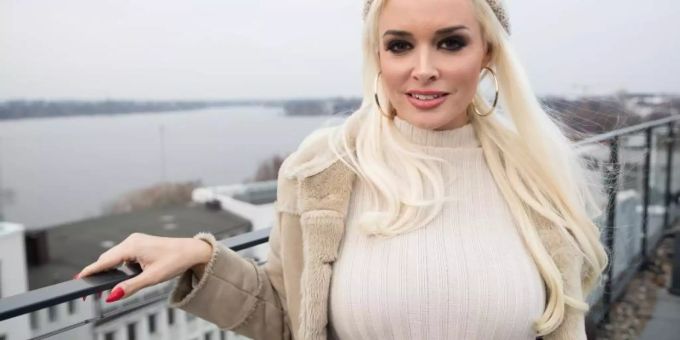 Daniela Katzenberger bekommt Panik vor dem Fliegen. Daniela Katzenberger