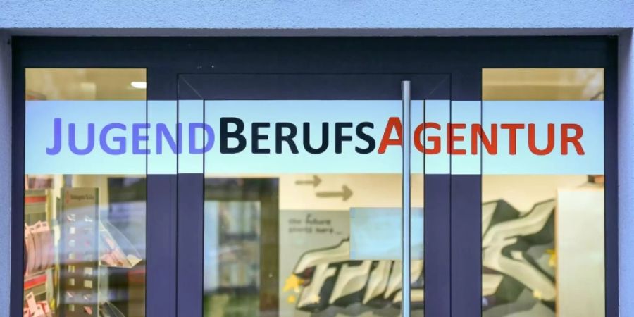 Eingang zur Jugendberufsagentur in Frankfurt an der Oder