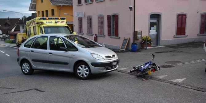 Autofahrer übersieht Mofafahrer