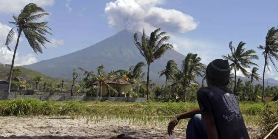 Der Vulkan Agung auf Bali ist seit Ende 2017 wieder aktiv. Foto: Firdia Lisanwati/AP/Archiv