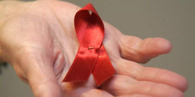 Die Schleife ist ein internationales Symbol für den Kampf gegen Aids. Aids