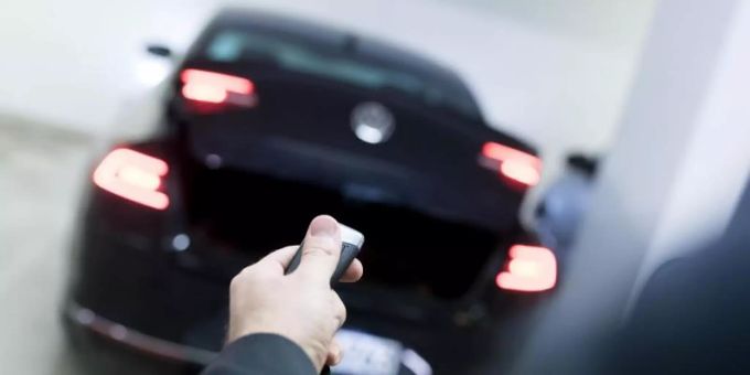 Das Keyless-Entry-System lässt sich mit Relay-Attacken ziemlich einfach überlisten. Relay-Attacken