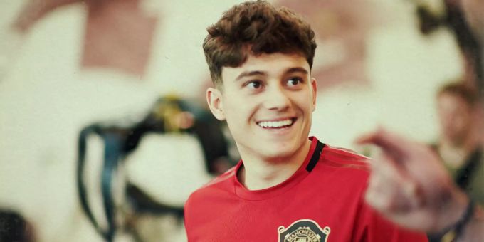 Manchester United hat einen Neuzugang: Daniel James unterschreibt einen Fünfjahresvertrag. Daniel James Manchester United