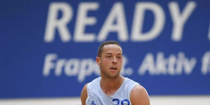 Bekommt keinen neuen Vertrag bei den Skyliners Frankfurt: Andrej Mangold. Foto: Arne Dedert Bekommt keinen neuen Vertrag bei den Skyliners Frankfurt: Andrej Mangold. Foto: Arne Dedert