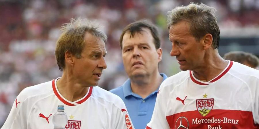 VfB-Idole unter sich: Jürgen Klinsmann (l) und Guido Buchwald. Foto: Marijan Murat