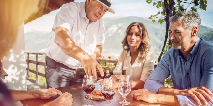 Degustierne Sie verschiedene Weine mit dem Valais Wine Pass.