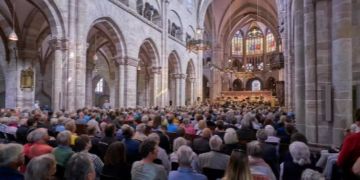 Volles Haus beim Mittagskonzert im Basler Münster.