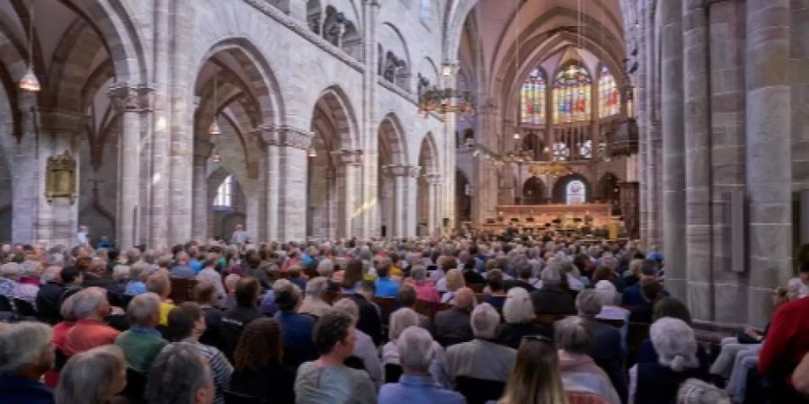Volles Haus beim Mittagskonzert im Basler Münster.