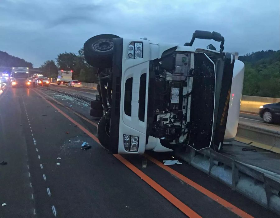 Unfall A2 Lastwagen