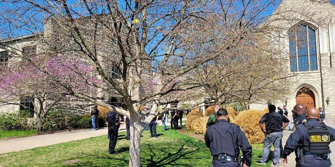 Auch drei Kinder - Schützin tötet sechs Menschen an US-Schule