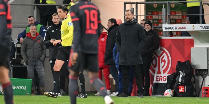 Mainz - «Nicht die Mülleimer der Nation»: Schiri erklärt Trainer-Rot