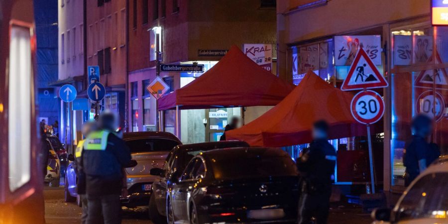 Bei Schüssen in der Nürnberger Südstadt war im vergangenem Oktober ein Mann ums Leben gekommen, ein weiterer wurde schwer verletzt.