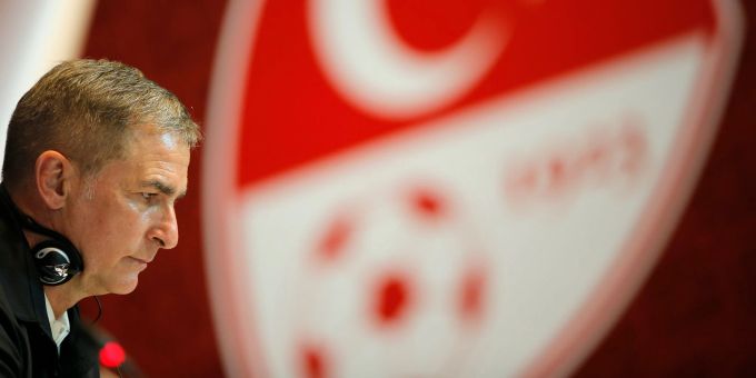 Der türkische Nationaltrainer Stefan Kuntz ist tief geschockt nach der Erdbeben-Katastrophe. Auch die heimische Süper Lig ist betroffen. Süper Lig