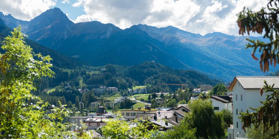 Blick auf die Gemeinde Scuol in der Region Engiadina Bassa/Val Müstair.