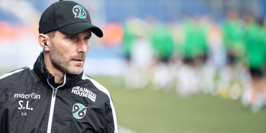 Bleibt vorerst 96-Trainer: Stefan Leitl.
