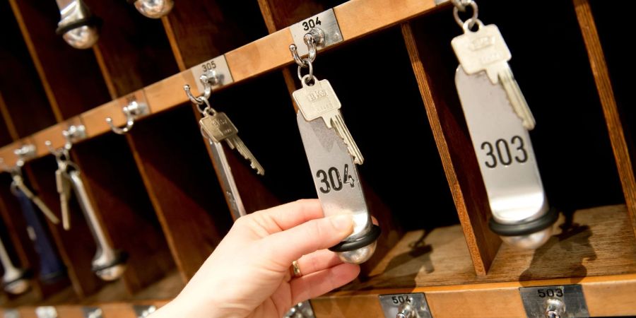 Seine Masche: Identitätsdiebstahl und falsche Ausweise für Zimmerschlüssel.