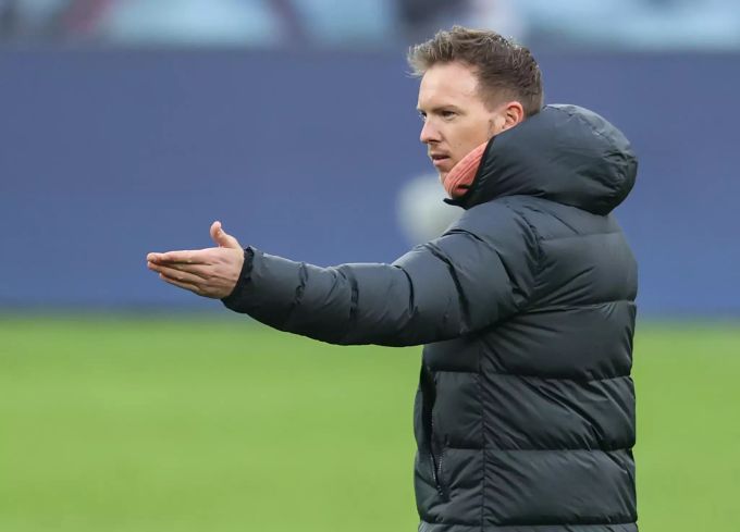 Leipzigs Trainer Julian Nagelsmann gestikuliert nach dem Spiel gegen Frankfurt. RB Leipzig Julian Nagelsmann