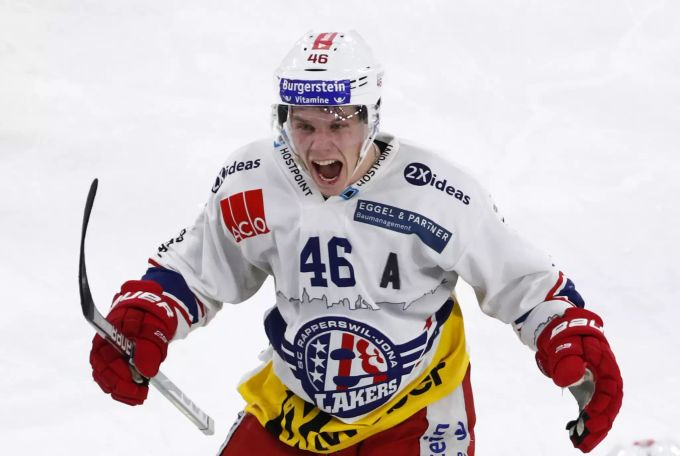 Dominik Egli trifft doppelt gegen Biel. Bern siegen