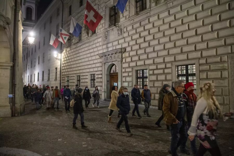 Viele Teilnehmer der Solidaritätskundgebung trugen keine Schutzmasken.