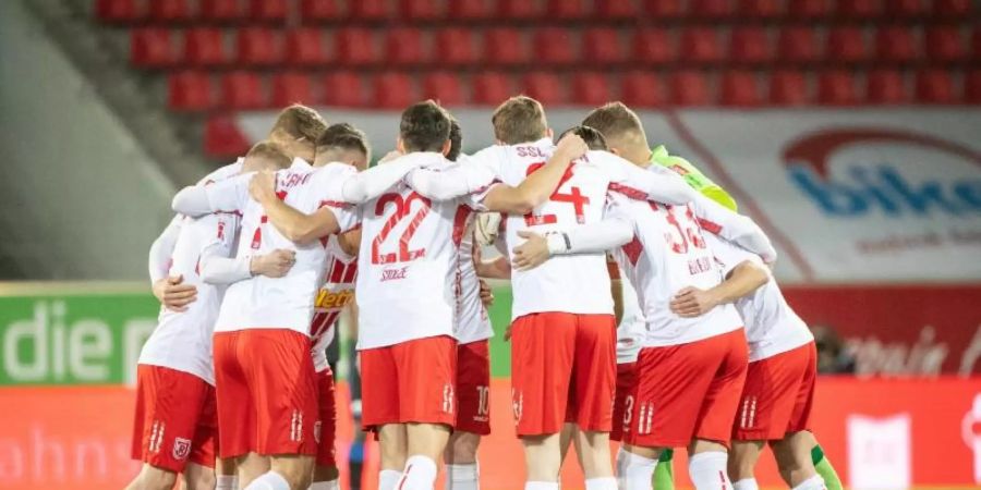 Beim SSV Jahn Regensburg sind drei weitere Corona-Fälle aufgetreten. Foto: Matthias Balk/dpa