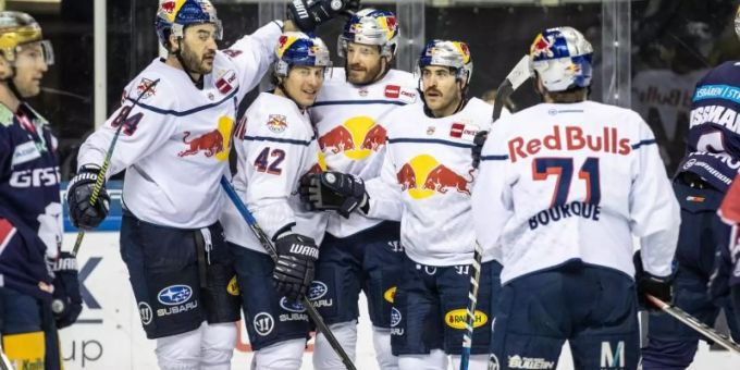 Der EHC Red Bull München startet als Favorit in die DEL-Playoffs. Foto: Andreas Gora/dpa