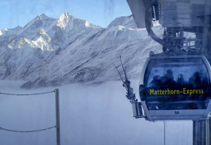 Der Matterhorn-Express in Zermatt bleibt bis am 2. Mai offen. ski matterhorn-express Zermatt