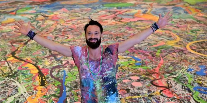 Sacha Jafri mit seinem Werk Sacha Jafri mit seinem Werk