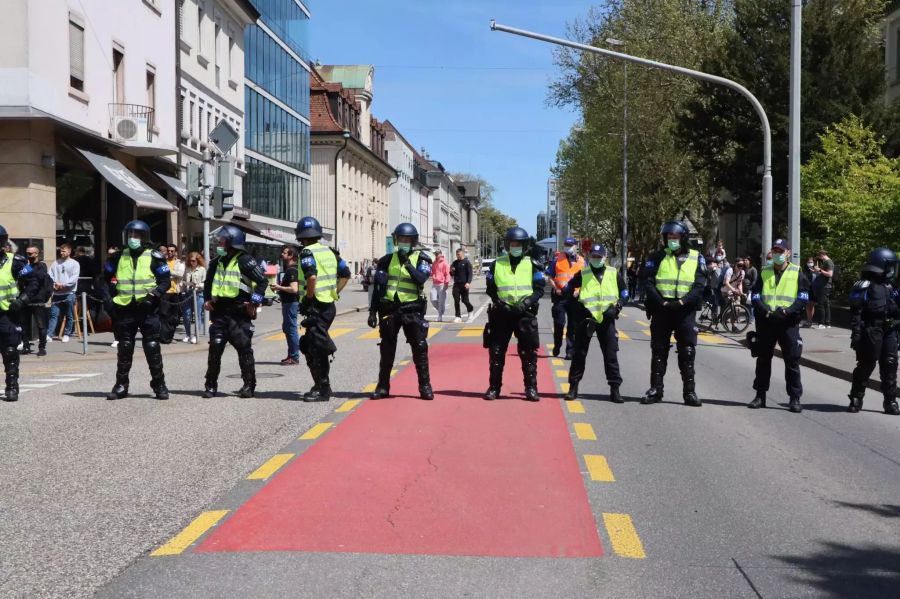 Die Polizei markiert Präsenz.