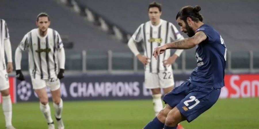 Sergio Oliveira erzielt den Führungstreffer bei Portos Sieg bei Portos Weiterkommen bei Juventus. Foto: Luca Bruno/AP/dpa