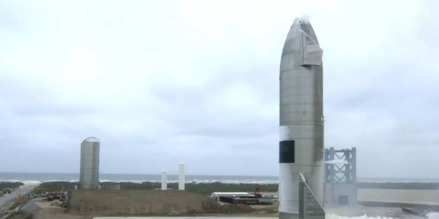 Nach mehreren Fehlversuchen ist im fünften Anlauf ein Test mit einer SpaceX-Rakete gelungen. Die Starship-Rakete landete sicher wieder am Boden.