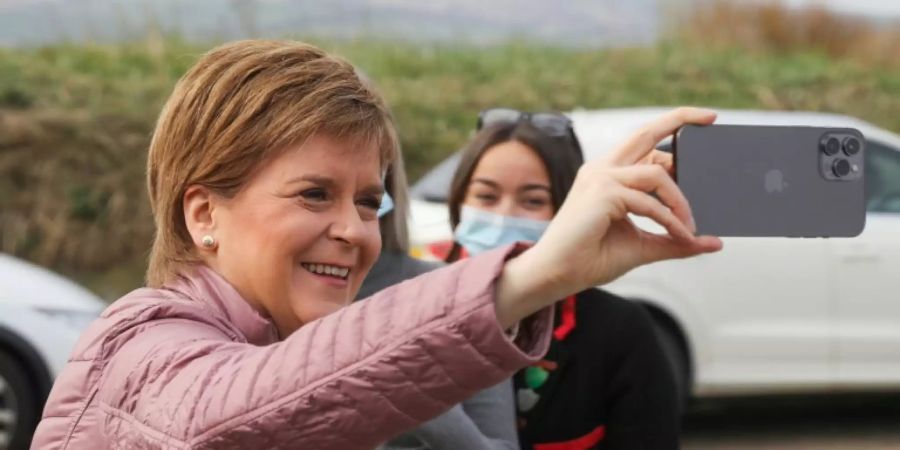 Nicola Sturgeon hofft auf einen klaren Sieg in Schottland