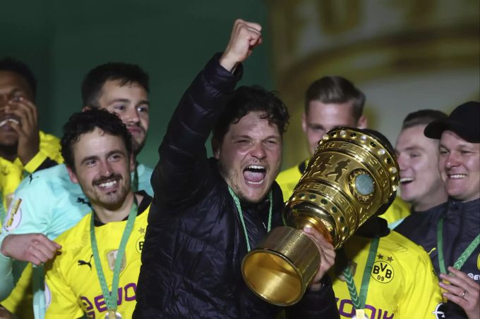 Edin Terzic führte den BVB zum Titel im DFB-Pokal. Jetzt ist Eintracht Frankfurt an ihm interessiert. Borussia Dortmund