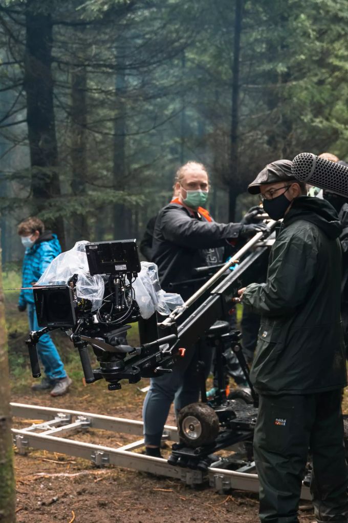 Alle sind Regenfest eingepackt – auch die Kameras. Silma Production KLG