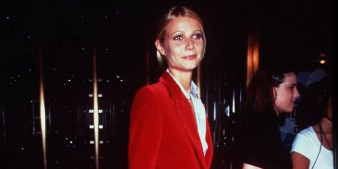 Gwyneth Paltrow in ihrem ikonischen Tom Ford-Anzug im Jahre 1996 bei den MTV Music Video Awards. Gwyneth Paltrow