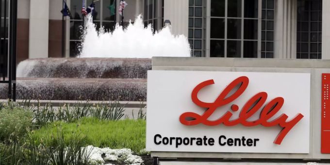 Der Aktienkurs der Insulinhersteller Eli Lilly fiel, als ein Fake-Tweet veröffentlicht wurde. aktienkurs insulinhersteller twitter eli lilly