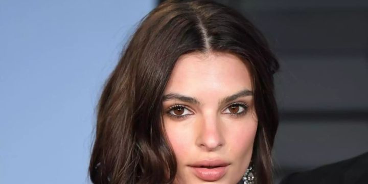 Emily Ratajkowski Feiert Geburtstag Am Strand Nau ch emily-ratajkowski-feiert-geburtstag-am-strand-nau-ch