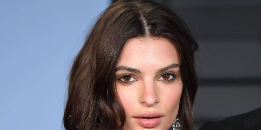 Emily Ratajkowski, US-Model und Schauspielerin, ist Mutter geworden. Foto: -/PA Wire/dpa